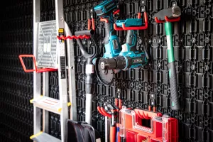 Montážní panel Qbrick System Custom Pegboard