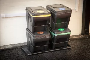 Stohovatelné nádoby ECOSORTER na tříděný odpad - sestava 3 x 25l, antracit Stohovatelné nádoby ECOSORTER na tříděný odpad - sestava 3 x 25l, antracit
